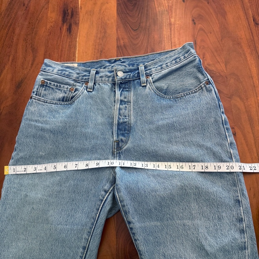 Levi’s 501 Original Light Washed Denim Casual High Rise Jeans 31 Inches Waist. - Picture 9 of 16